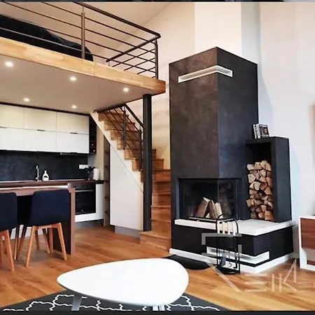 The View - To Door Apartment *