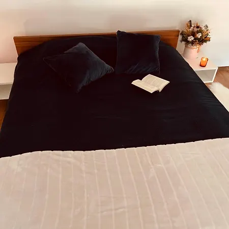 The View - To Door Apartmán